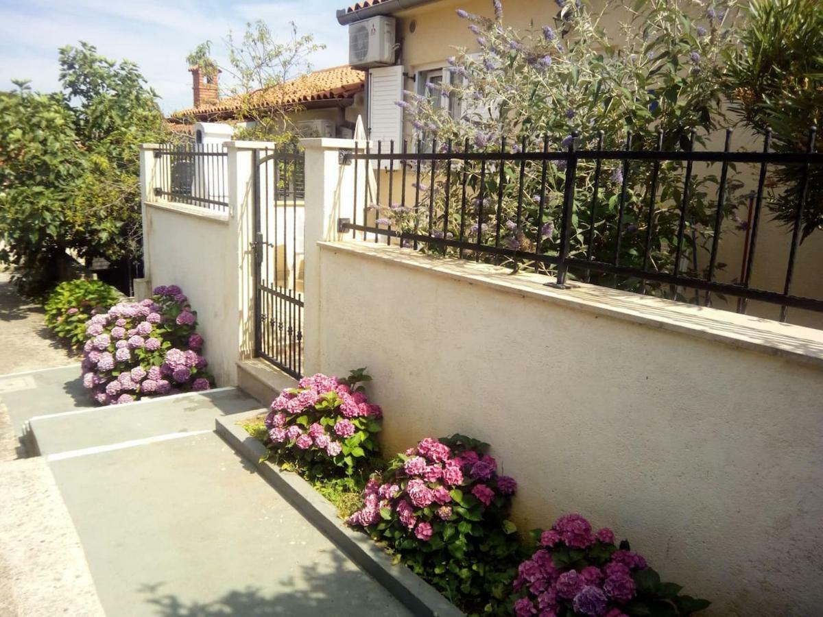 Apartman Vida Pula Exterior photo